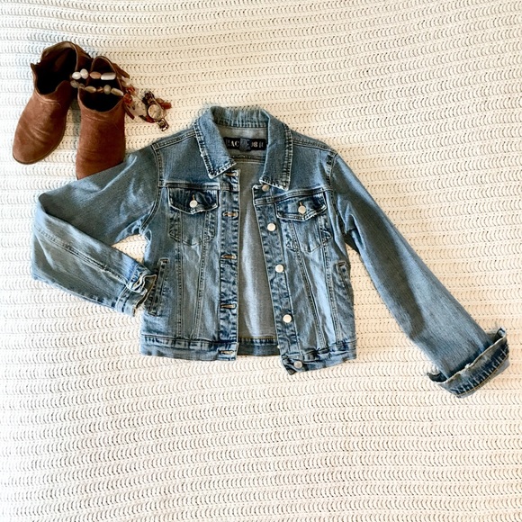 Jackets & Blazers - *SOLD* Vintage Jean Jacket